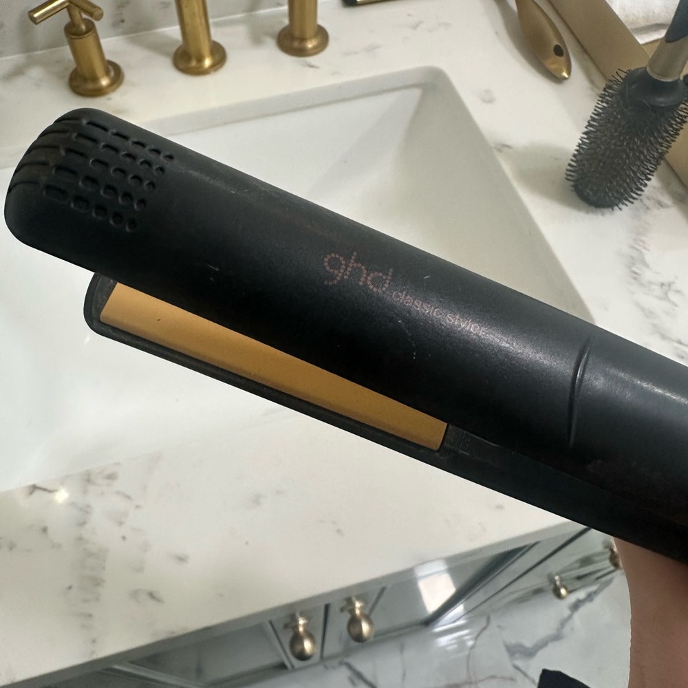 ghd Black Hair Straightener with Gold Plates